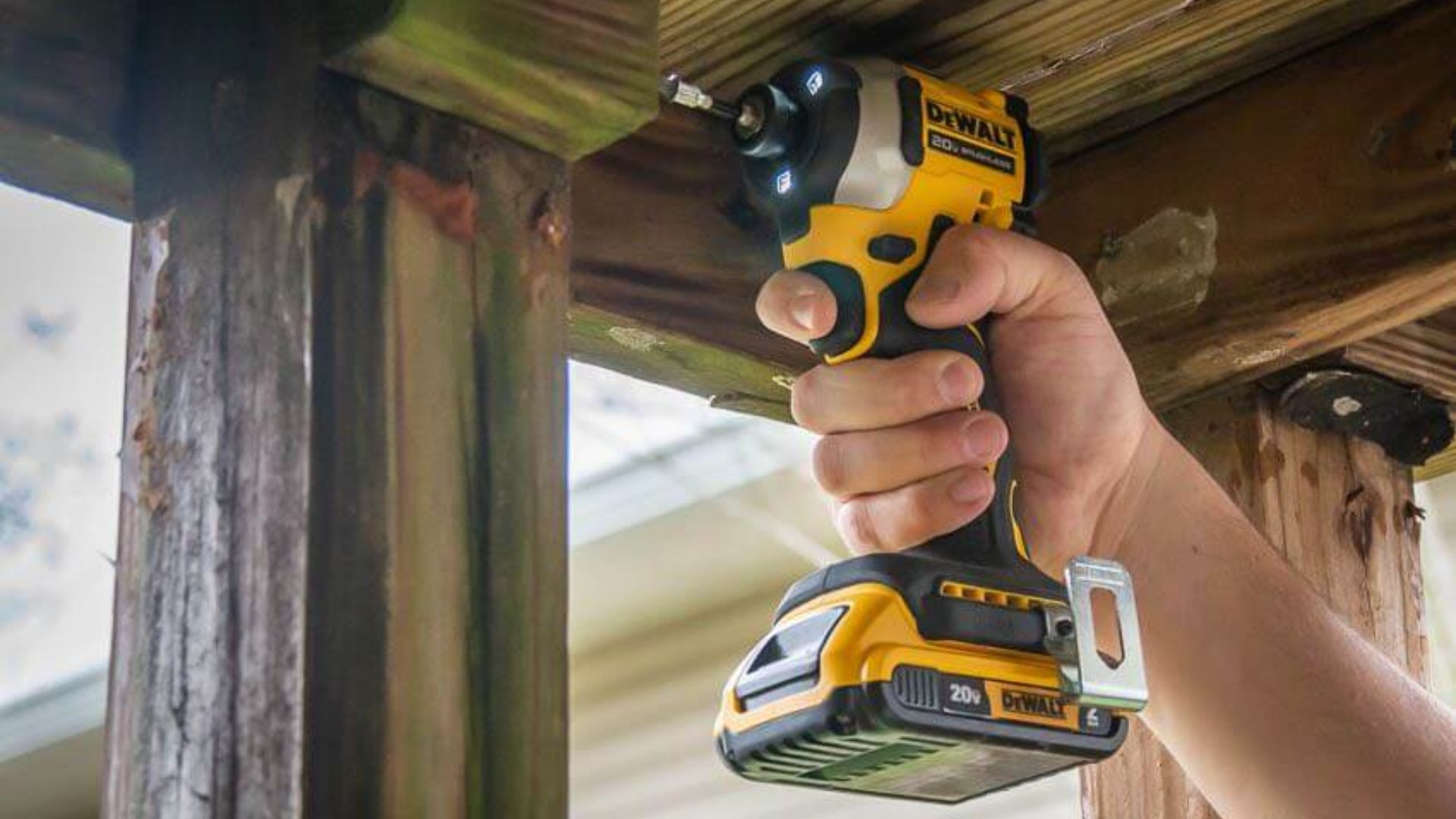 Máy bắn vít Dewalt DCF850 - Sự lựa chọn tối ưu cho xây dựng và sửa chữa