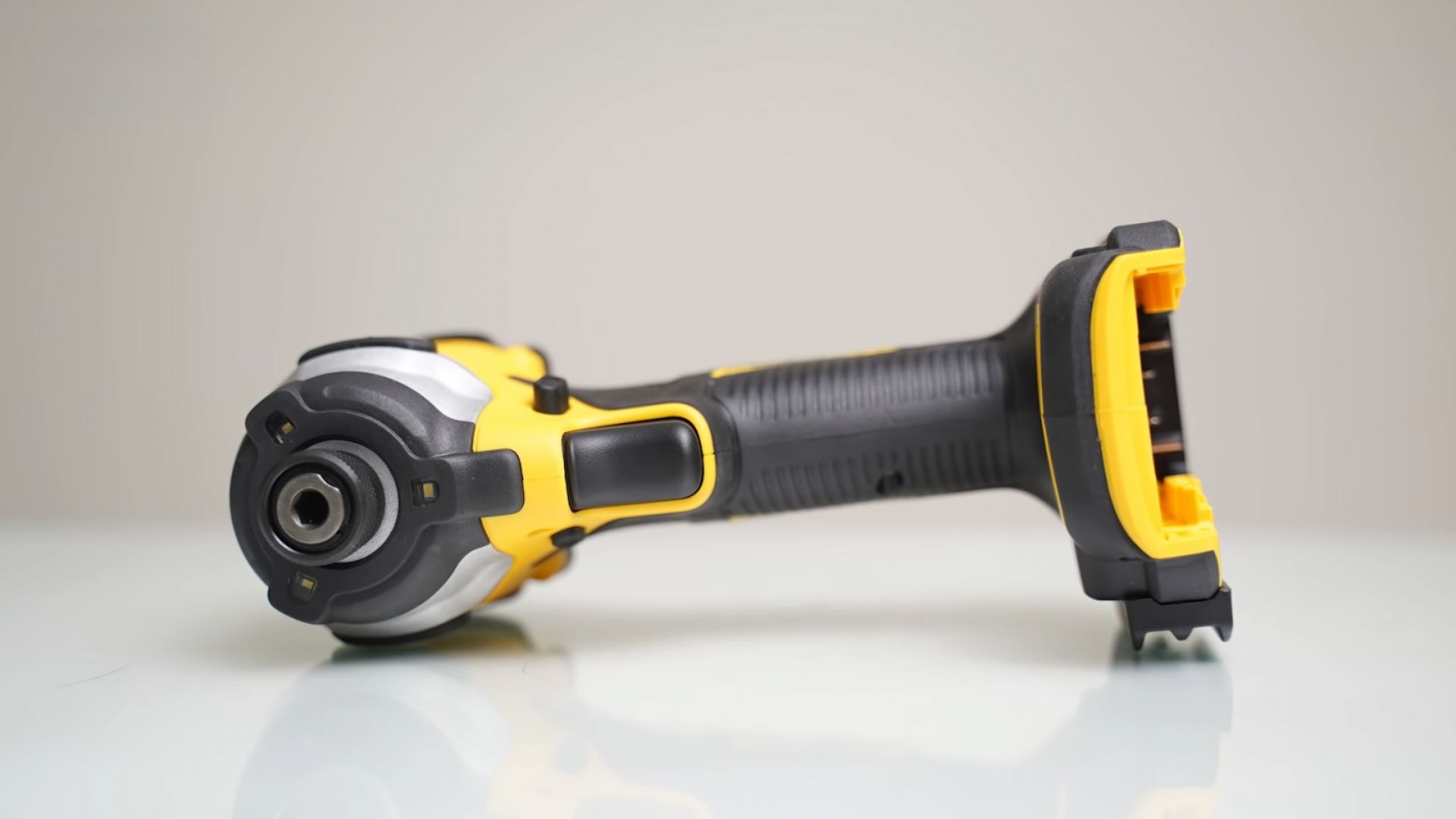 Máy bắn vít Dewalt DCF850 - Sự lựa chọn tối ưu cho xây dựng và sửa chữa