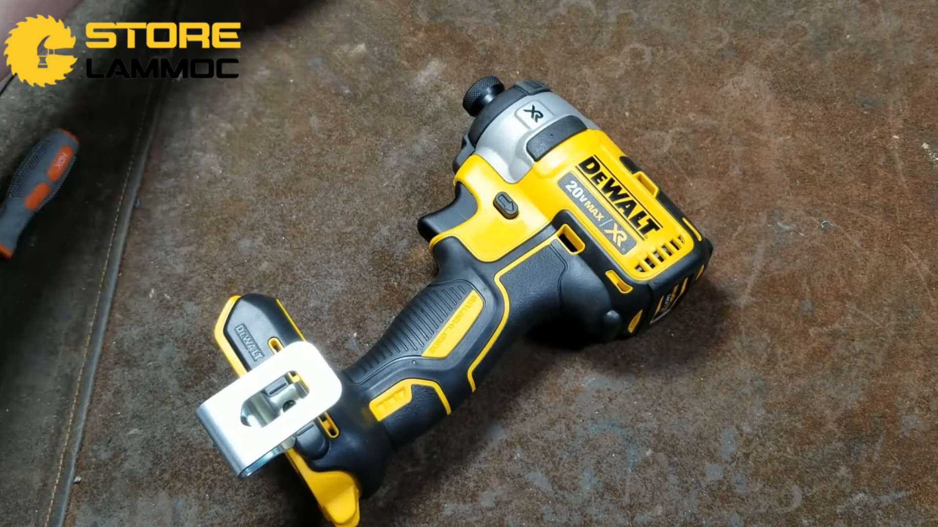 Máy bắn vít pin Dewalt