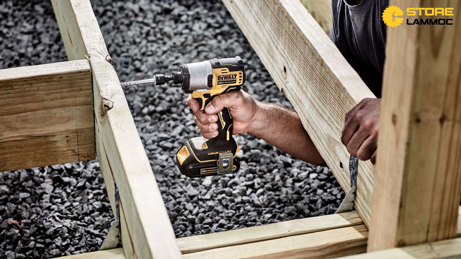 Máy bắn vít pin Dewalt DCF840