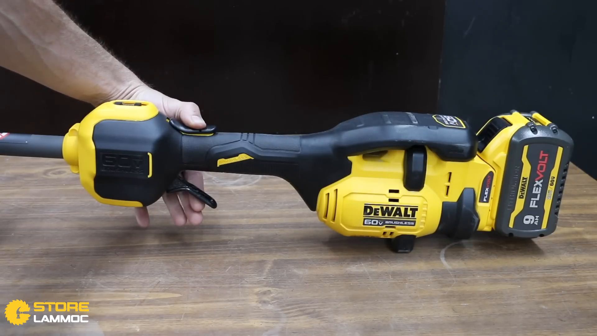 Máy cắt cỏ Dewalt