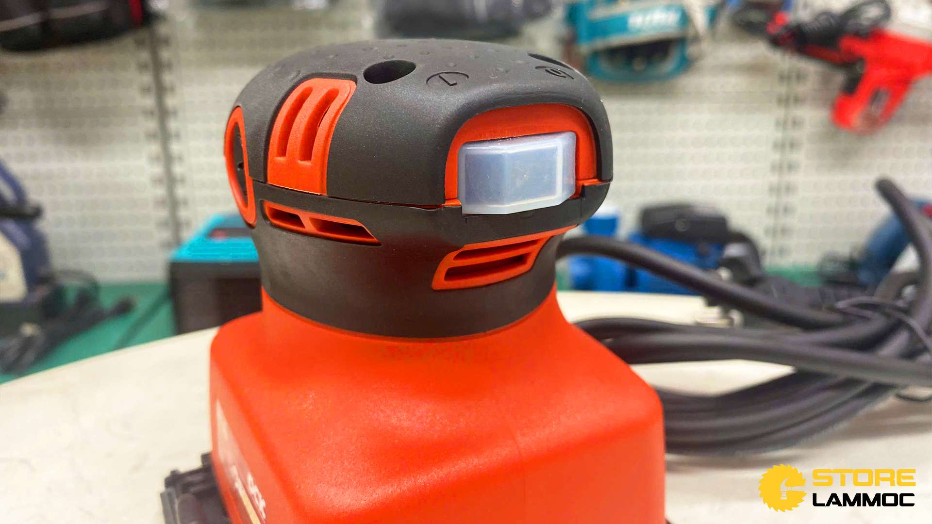 Máy chà nhám rung 240W DCK KSB03-100