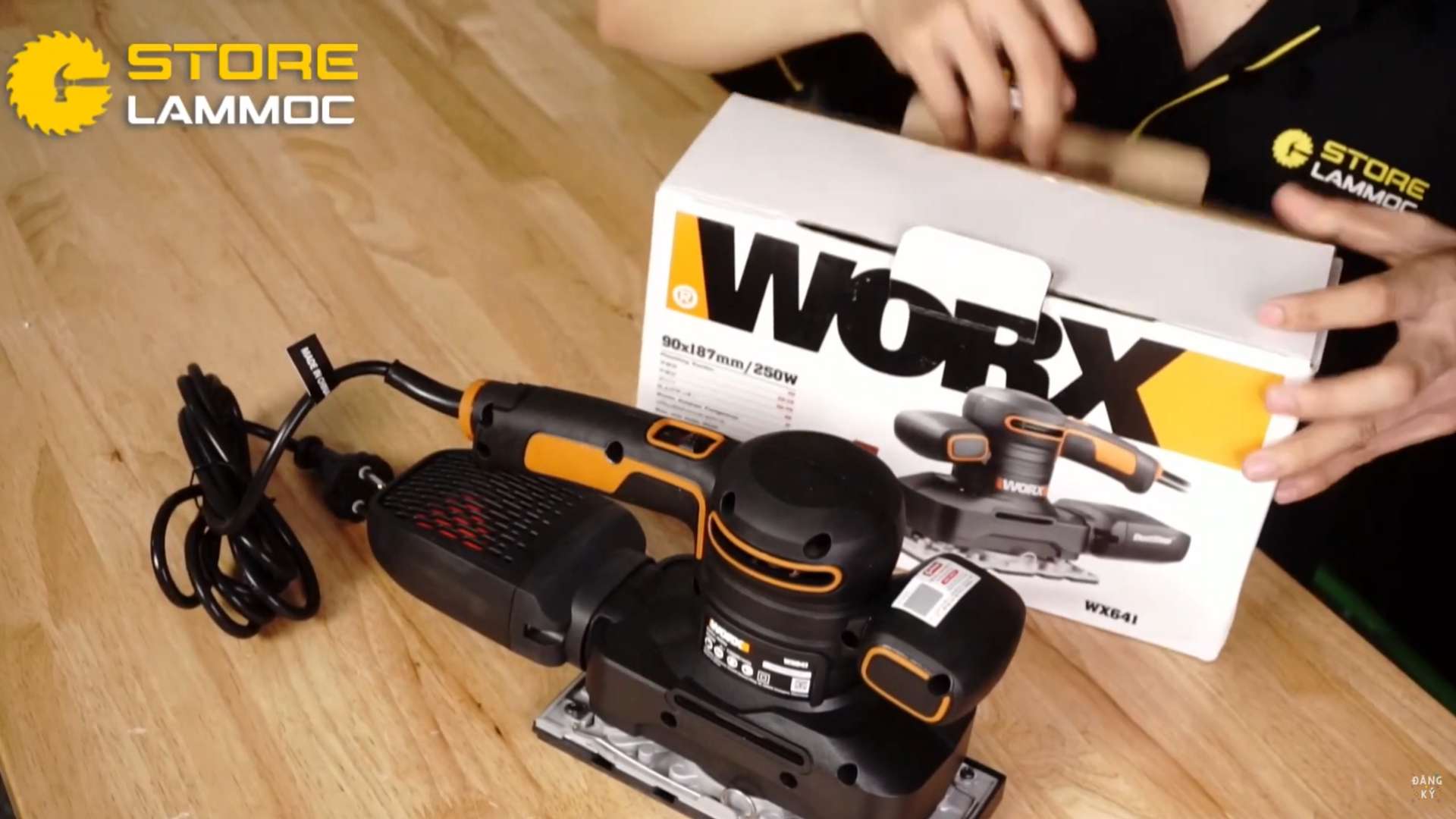 Tổng quan Máy chà nhám Worx WX641