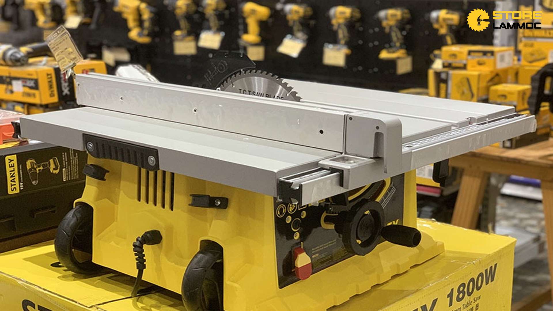 MÁY CƯA BÀN STANLEY SST1801-B1 1800W