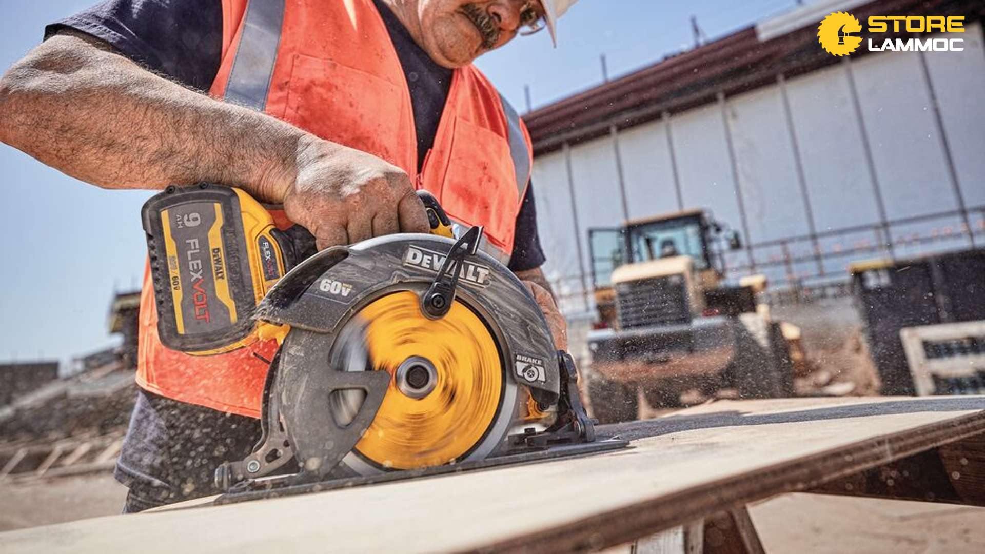 Máy cưa cầm tay Dewalt