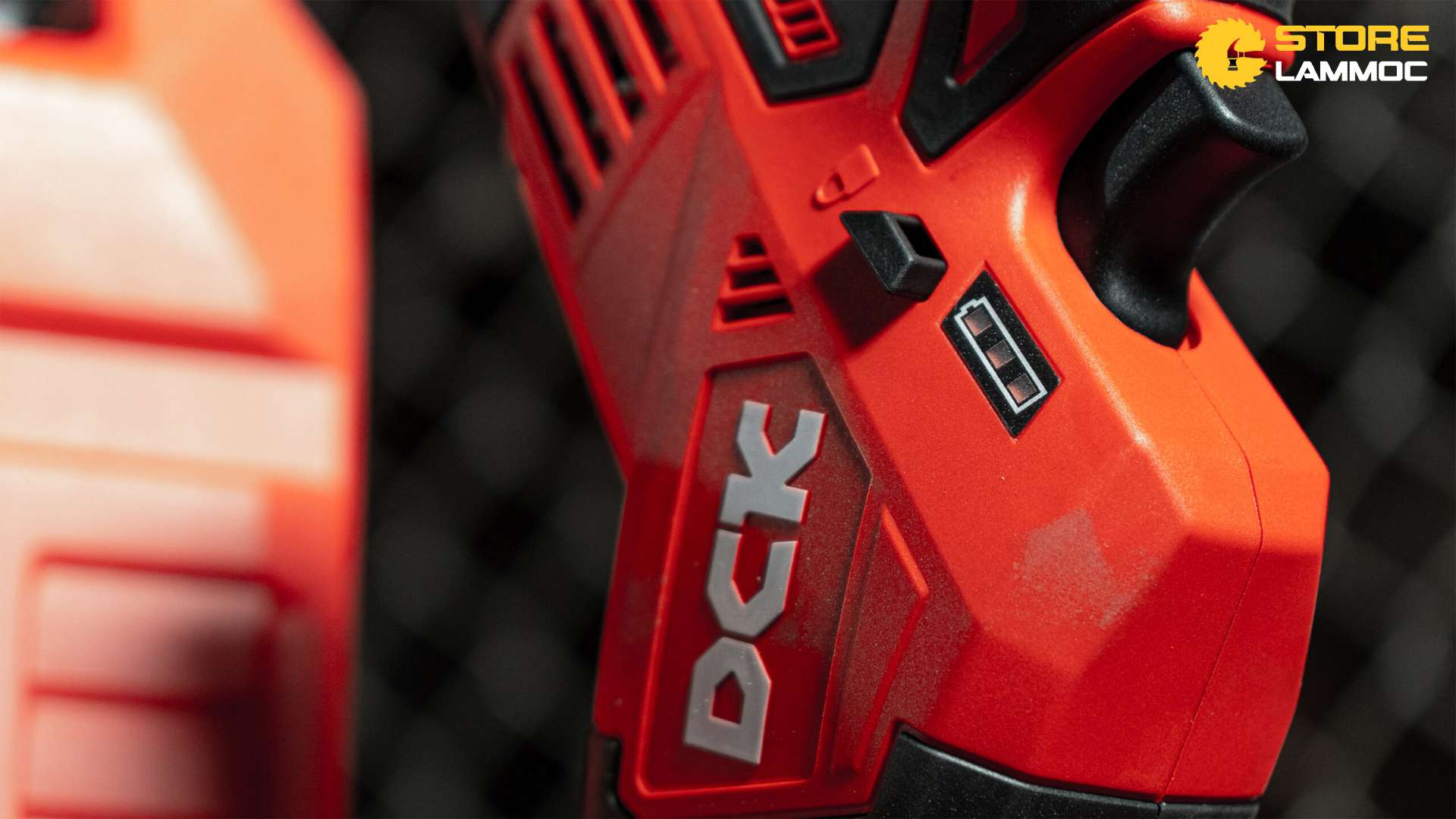 Máy cưa kiếm DCK