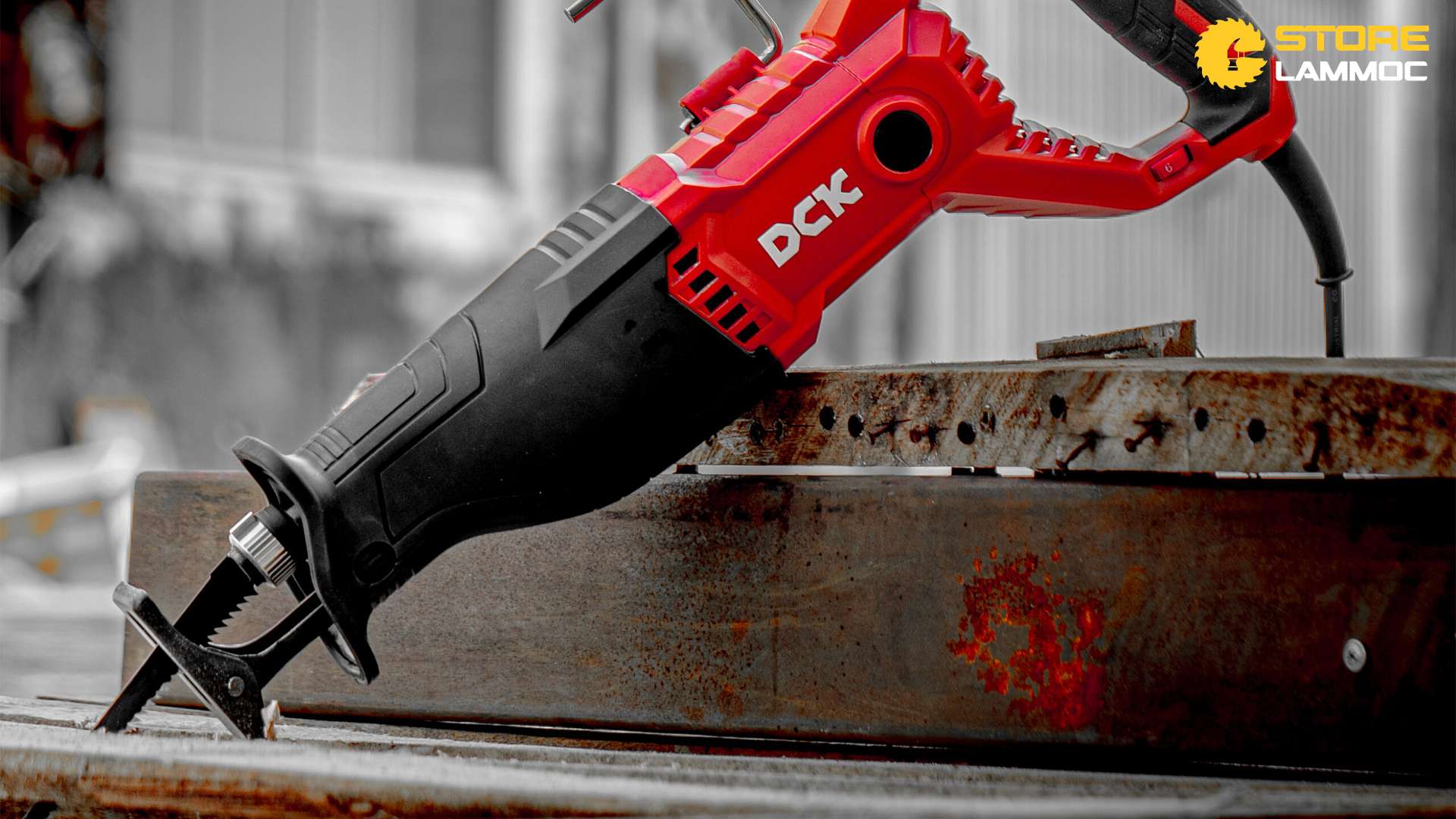 Máy cưa kiếm DCK