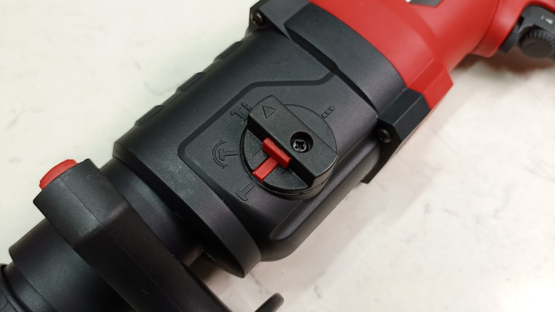 Máy khoan bê tông 800W màu đỏ Kyocera ED-2600R