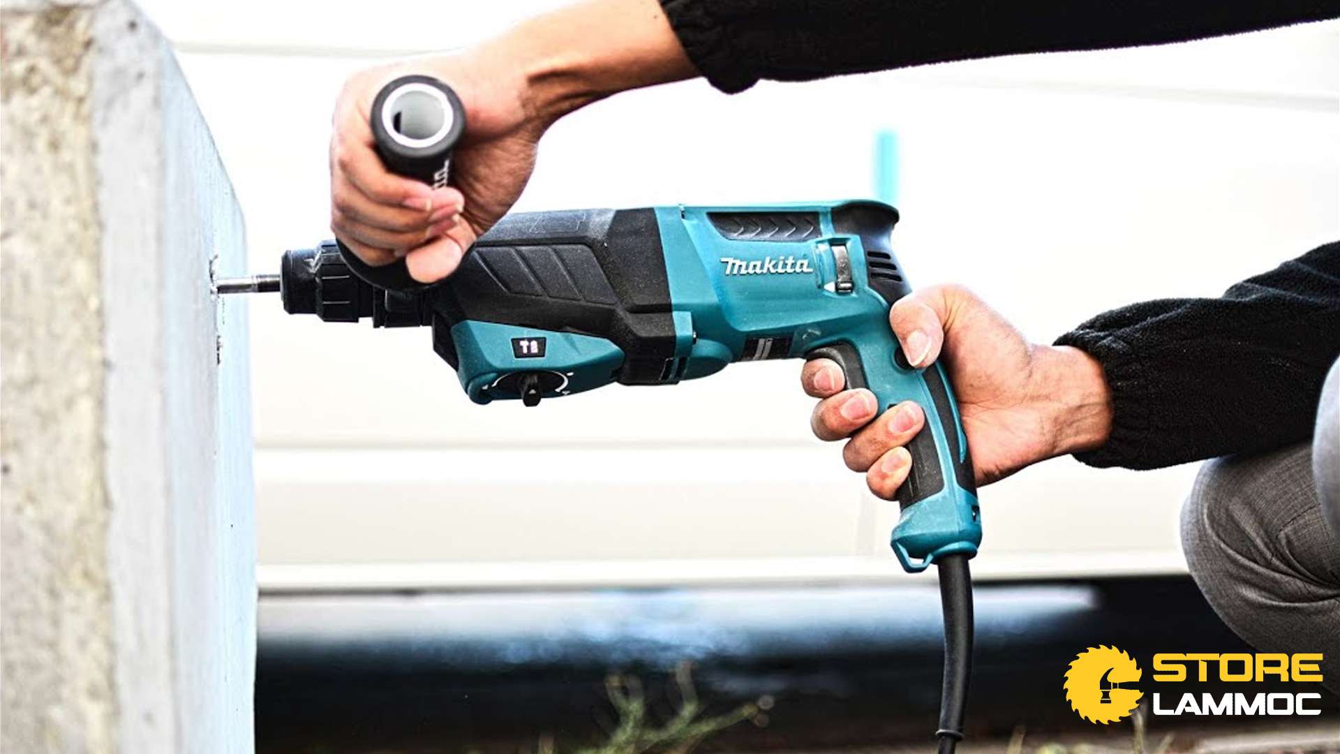 Máy khoan bê tông Makita