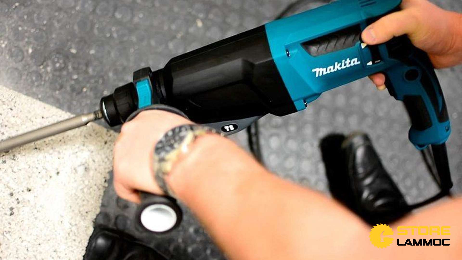 Máy khoan bê tông Makita