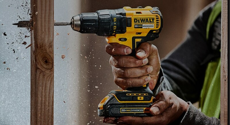 may khoan bat vit 20V Dewalt