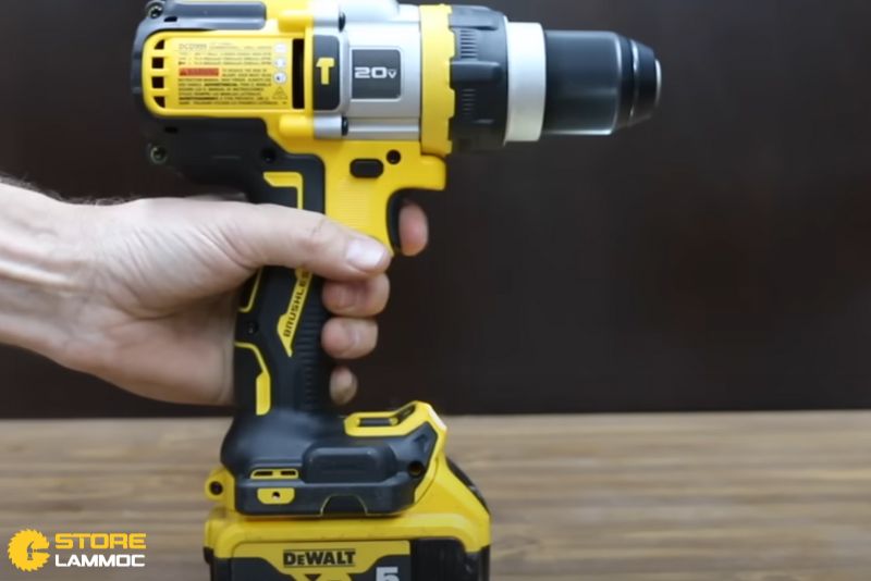 Máy khoan pin Dewalt