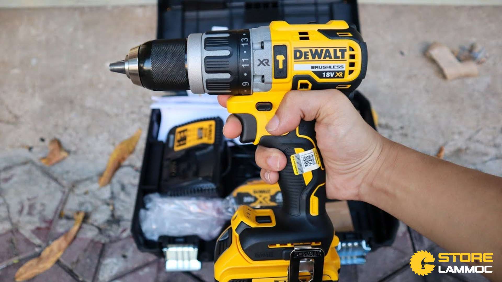 Máy khoan pin DeWALT DCD796