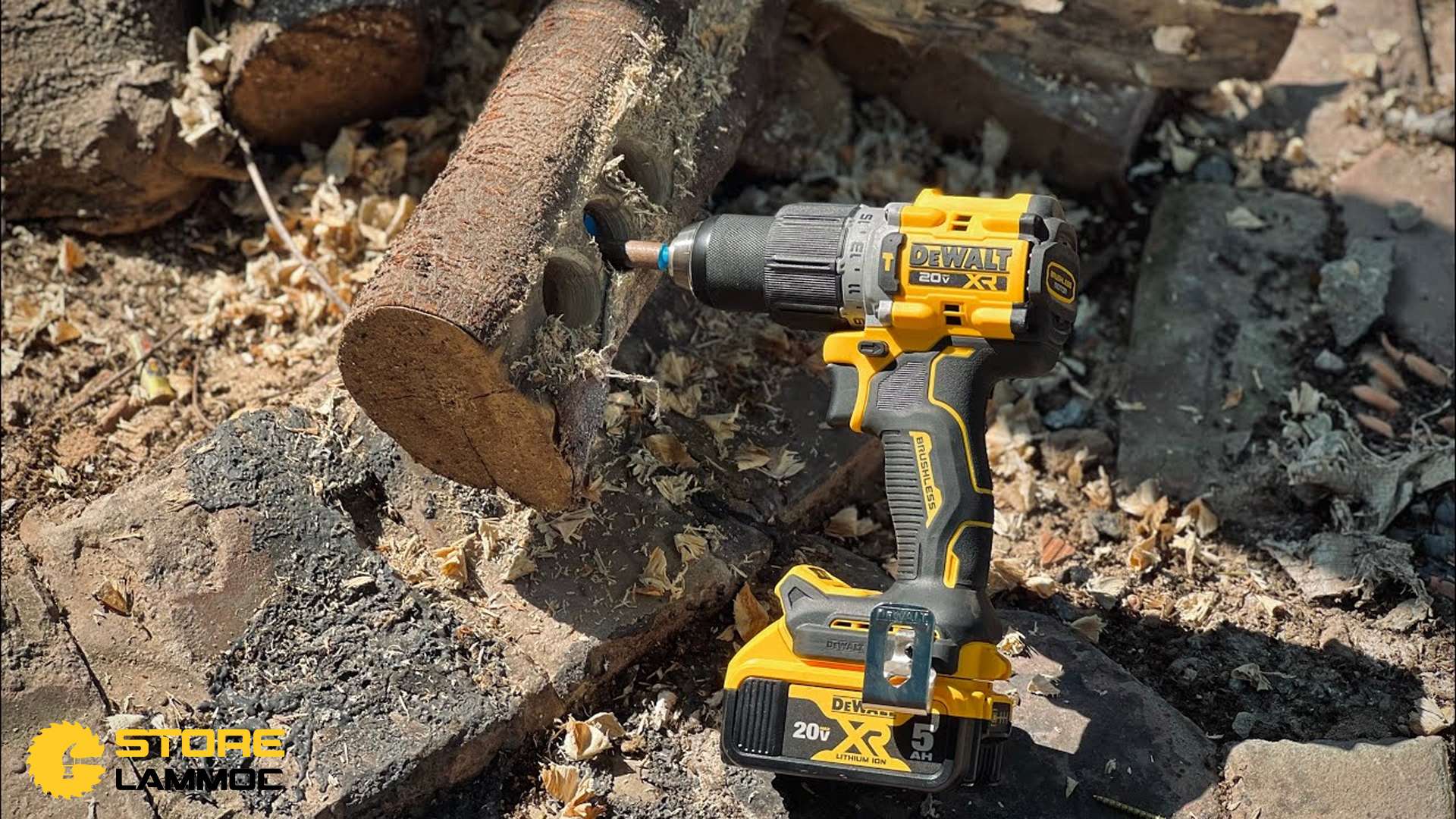 Máy khoan pin DeWALT DCD805