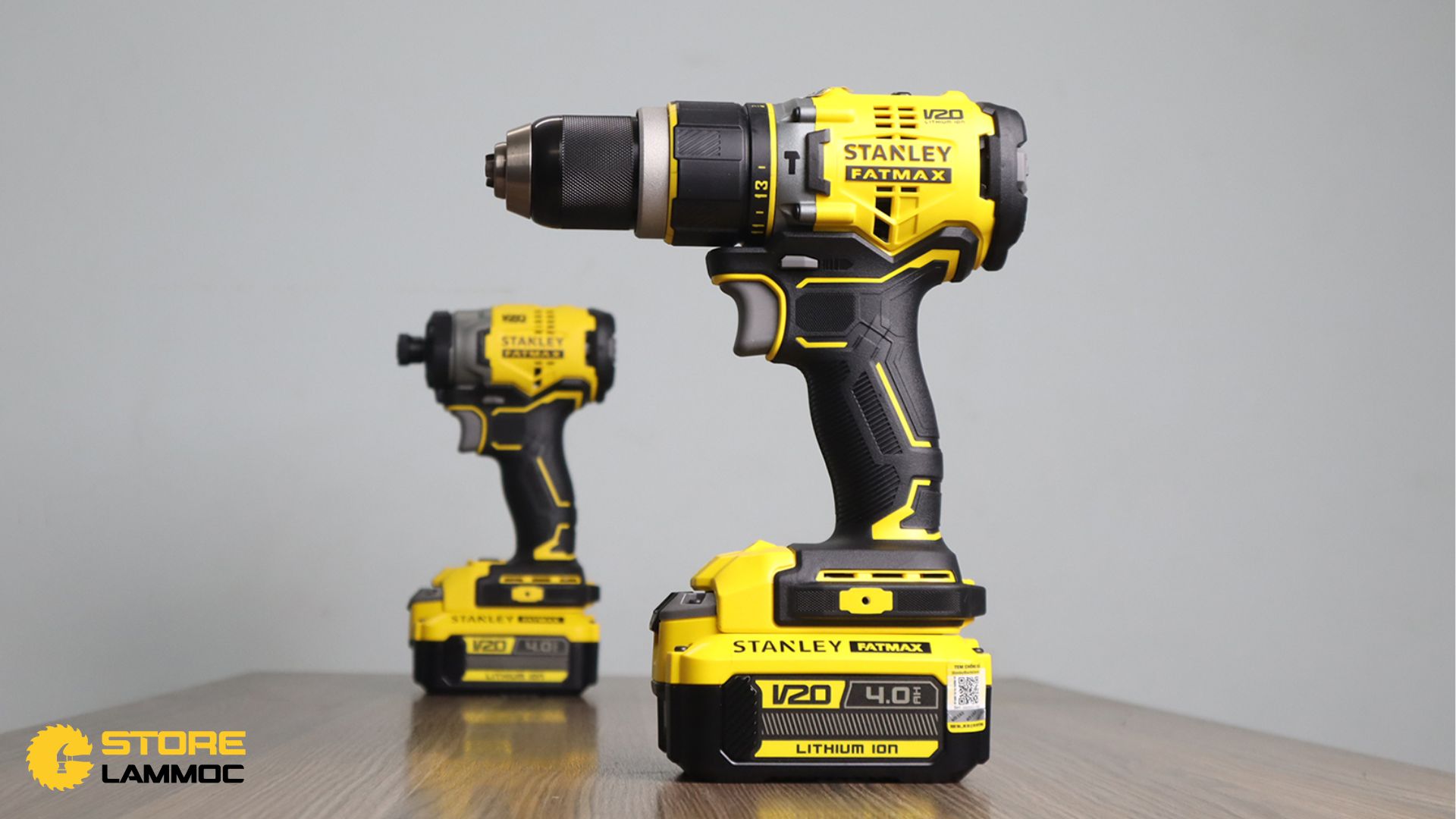 Máy khoan pin SBD721