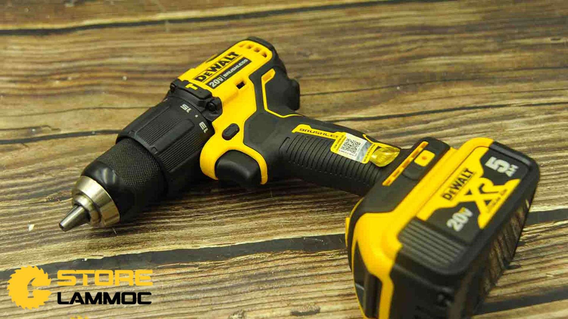 Máy khoan vặn vít pin Dewalt DCD709