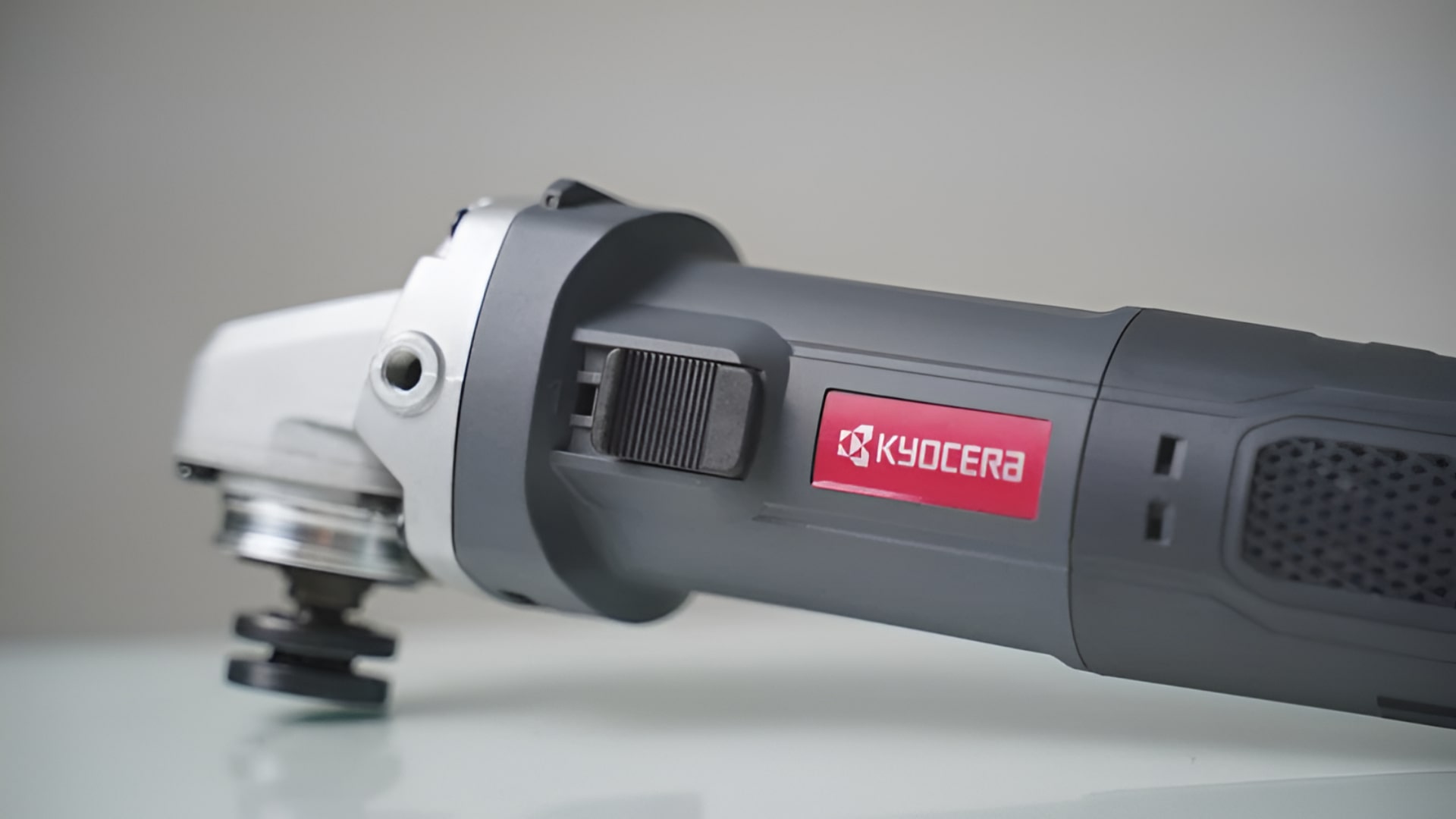 MÁY MÀI CẮT CẦM TAY KYOCERA