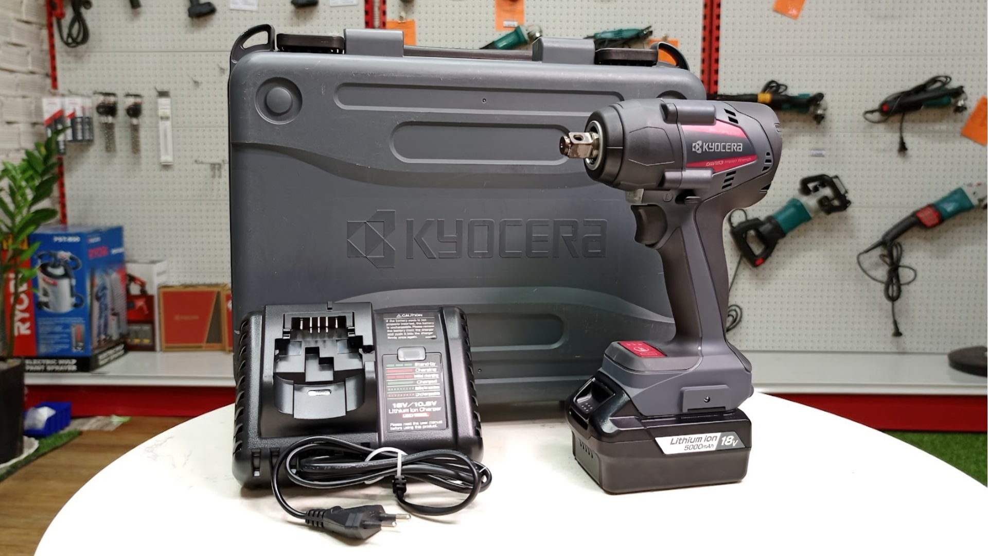 Máy siết bulong Kyocera DIW183L5