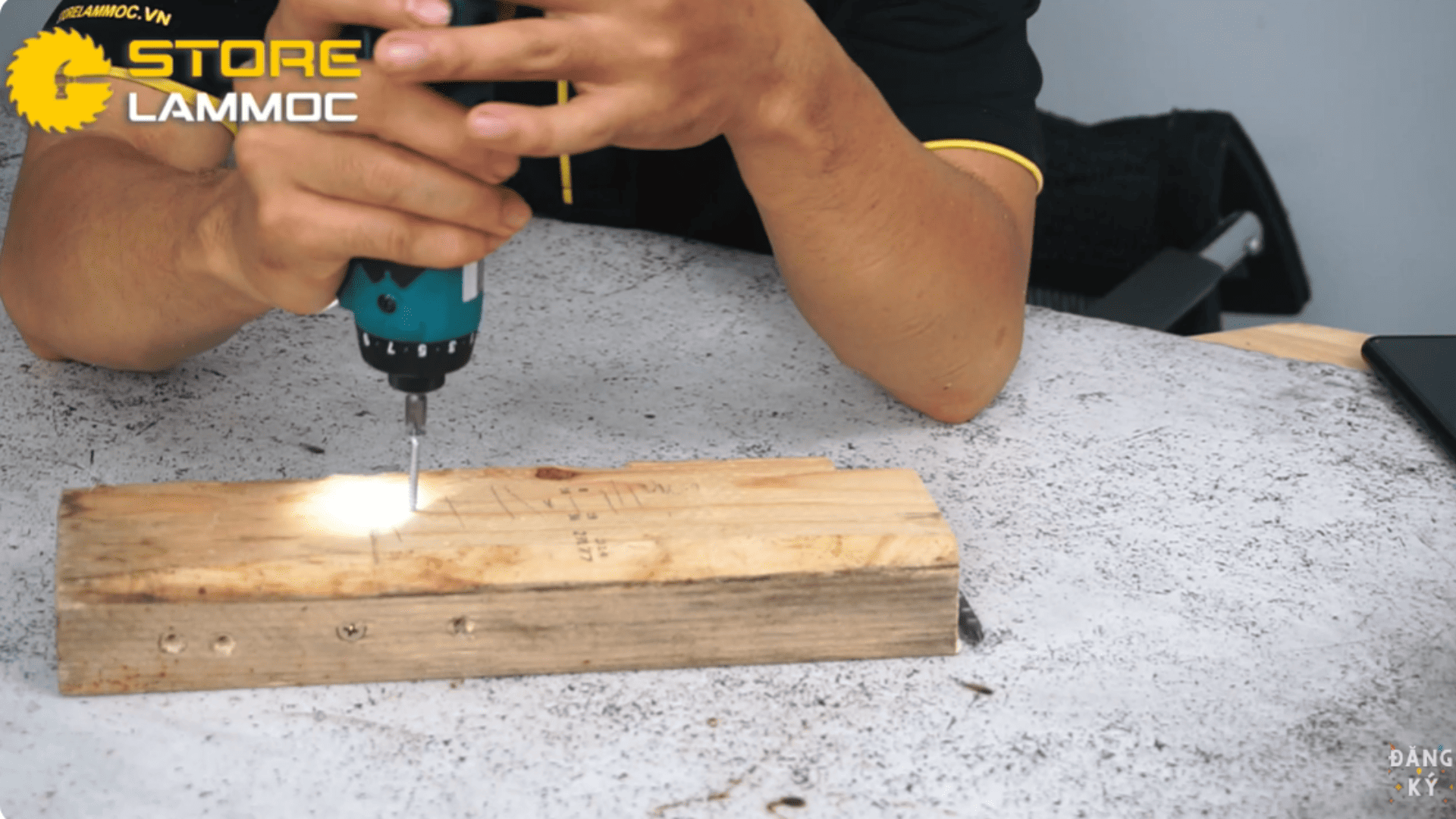 Máy Vặn Vít Cầm Tay Makita DF012DSE - Một Đẳng Cấp Khác