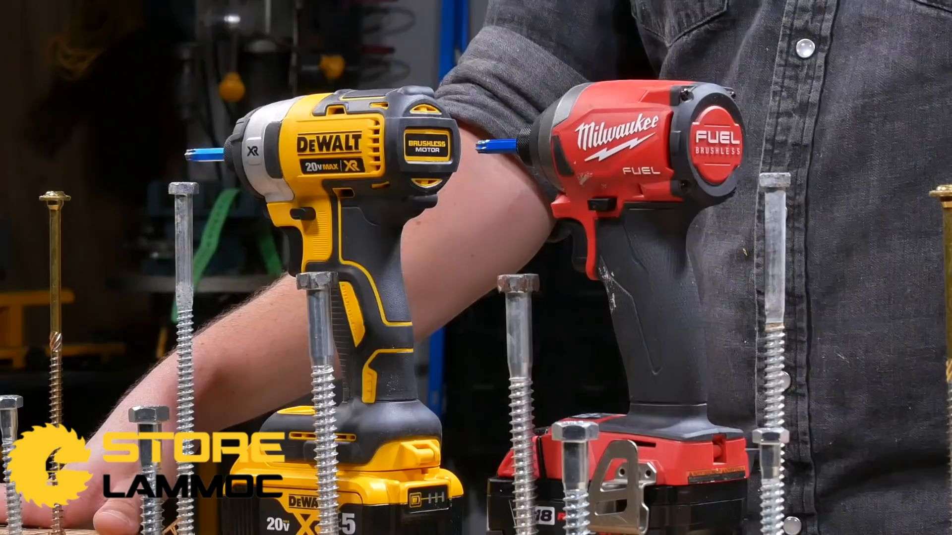Máy vặn vít pin DeWalt DCF887 và Milwaukee 2853
