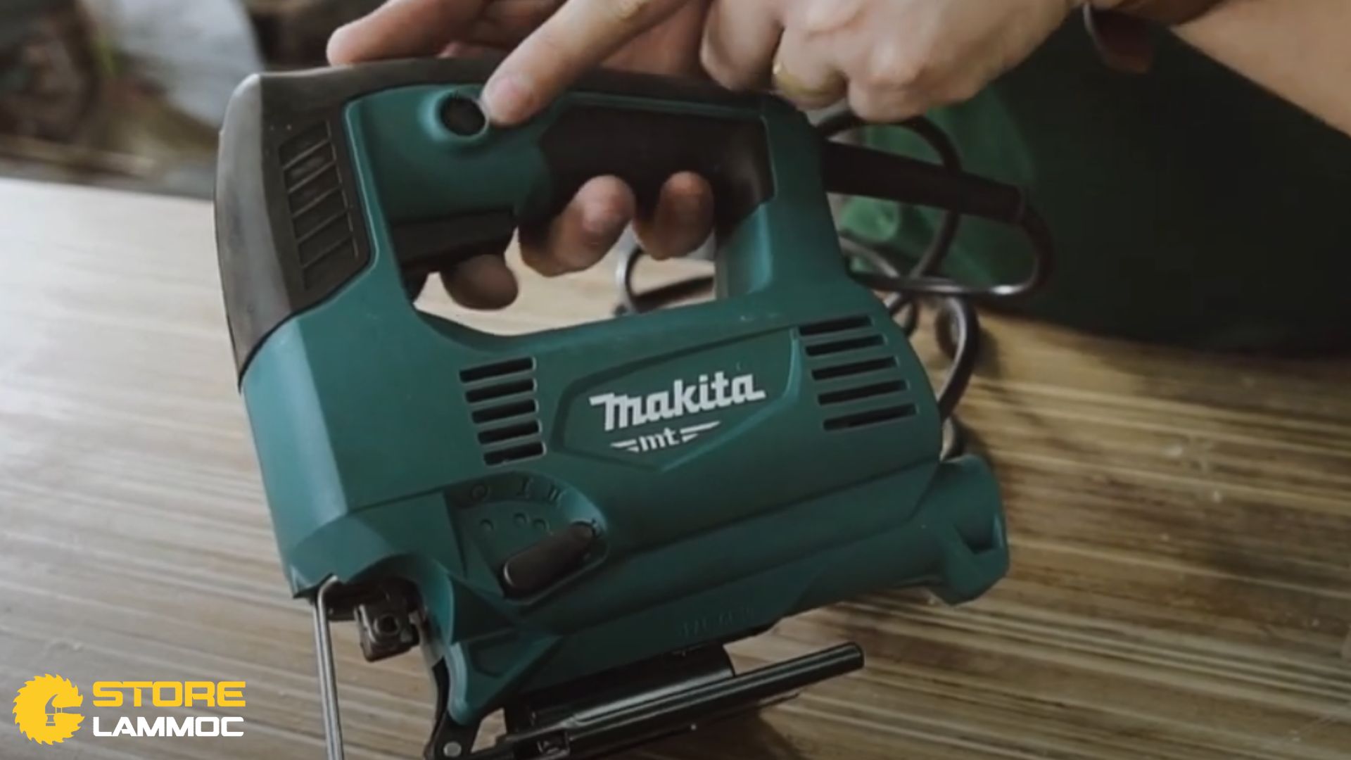 Phần thân máy cưa lọng