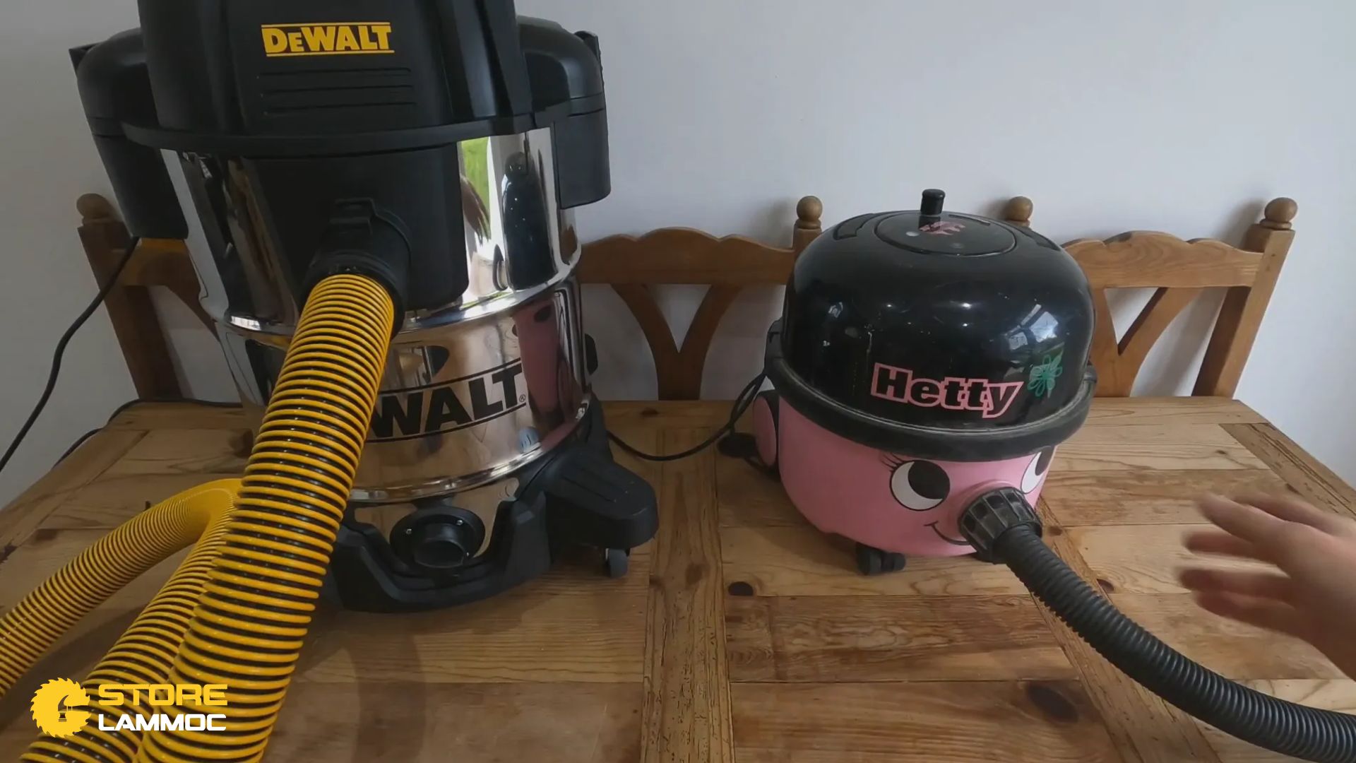 So sánh máy hút bụi Dewalt với máy cũ