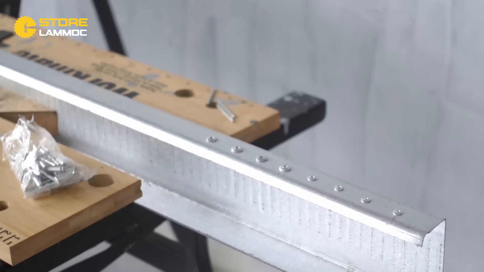 máy lấy đinh DCK KDPM40.