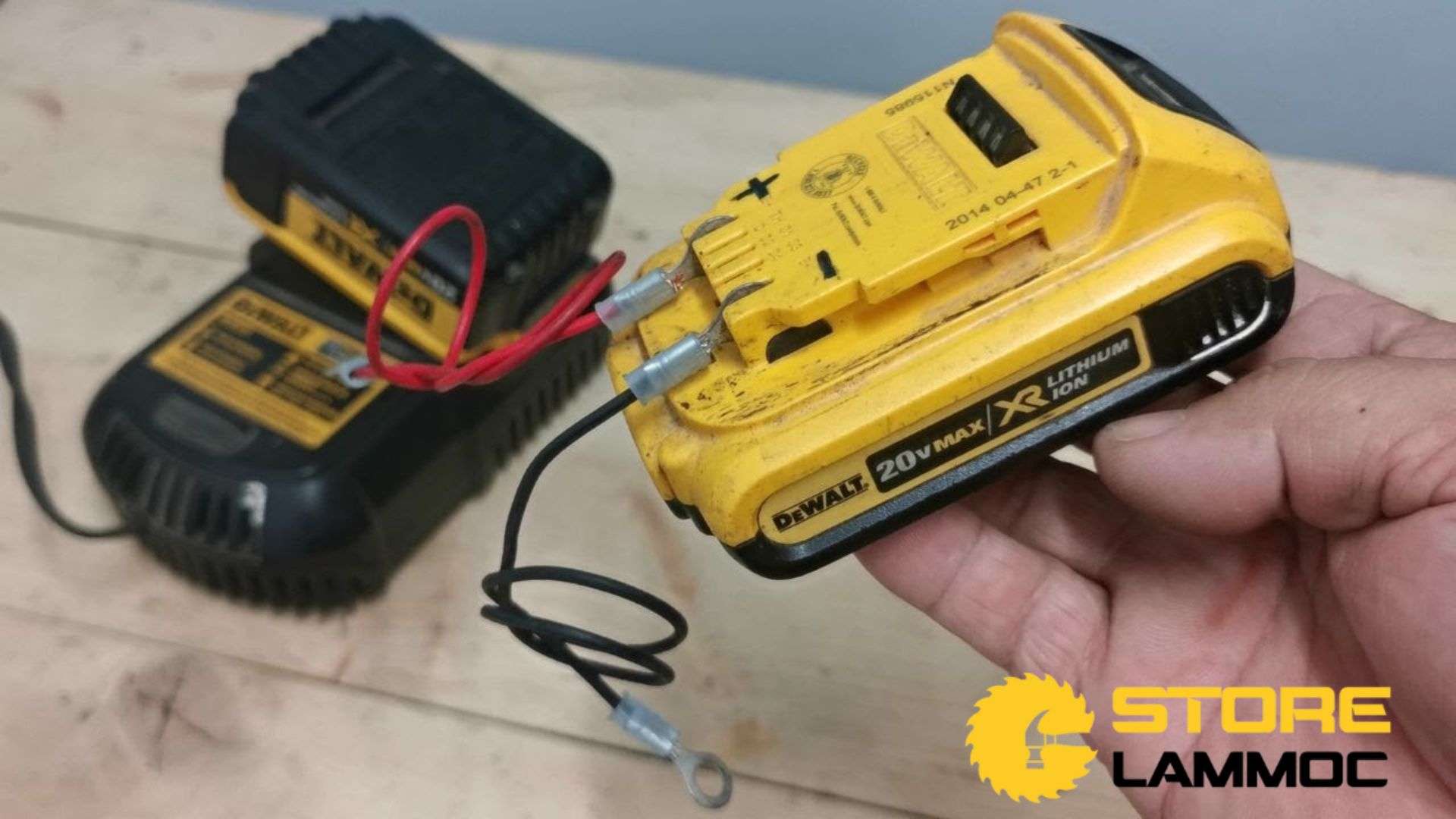 Kết nối pin DeWALT