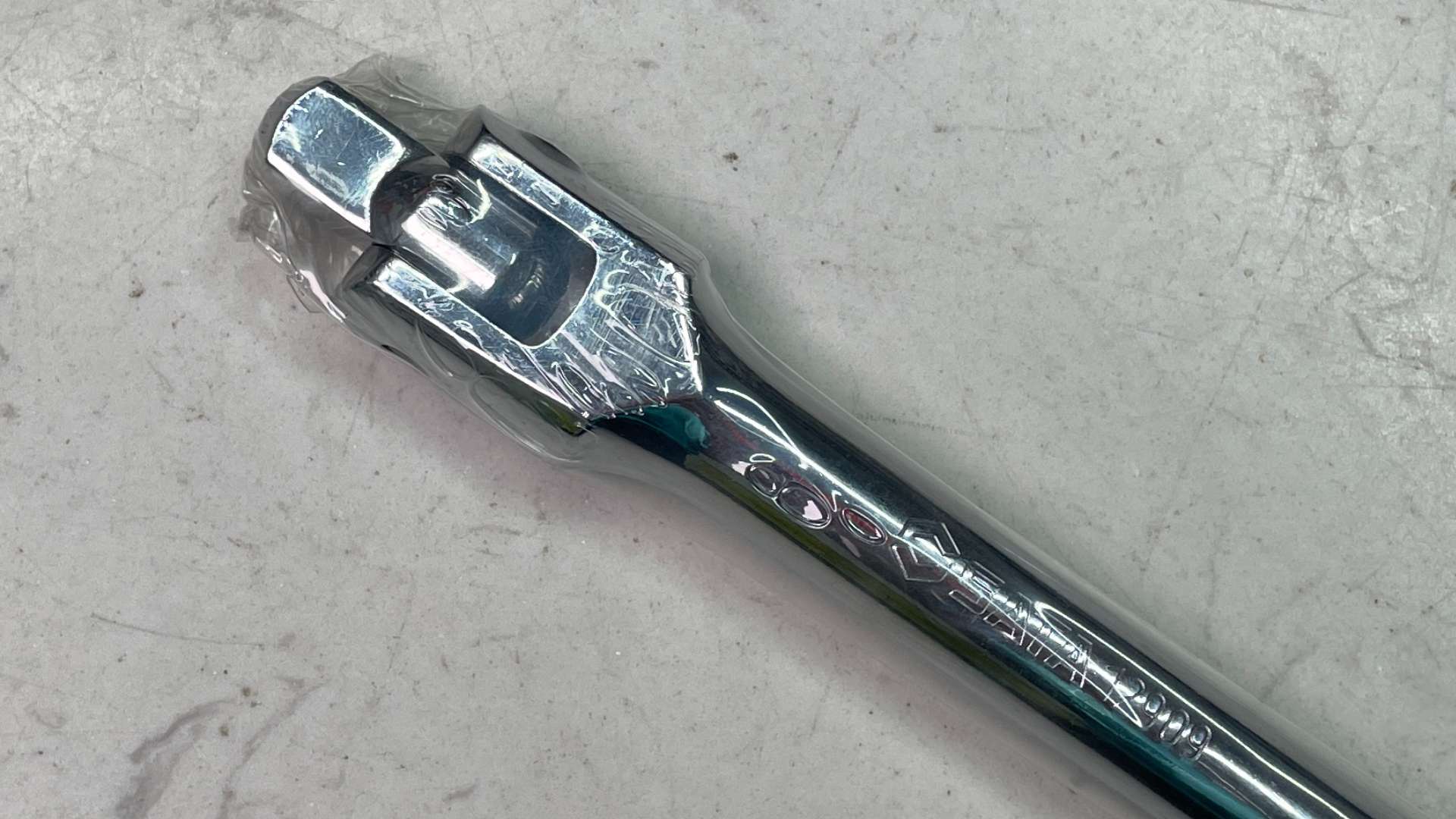 Tay vặn chuyển hướng 3/8inch Sata 12909