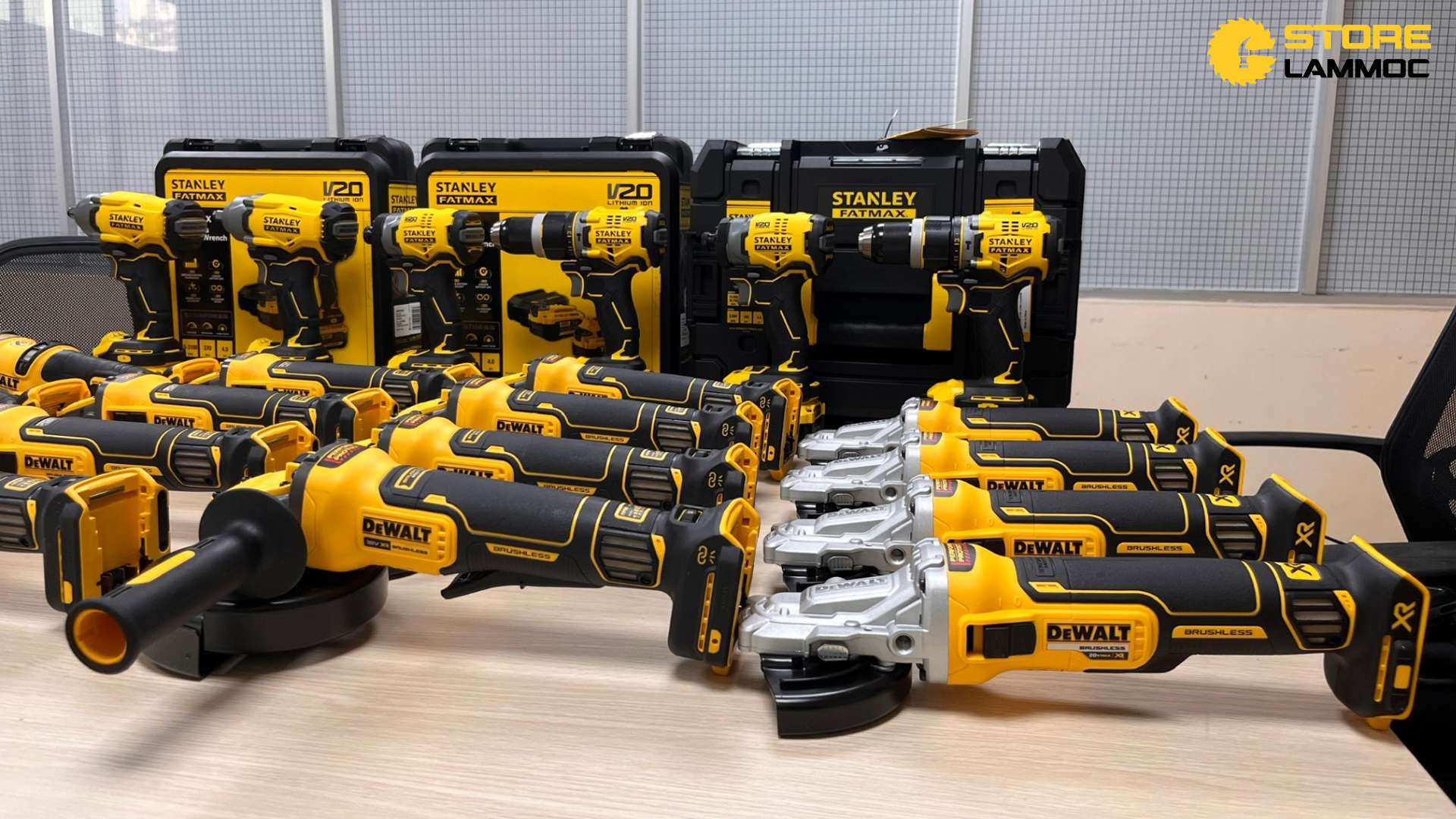 máy mài góc pin Dewalt DCG405FN