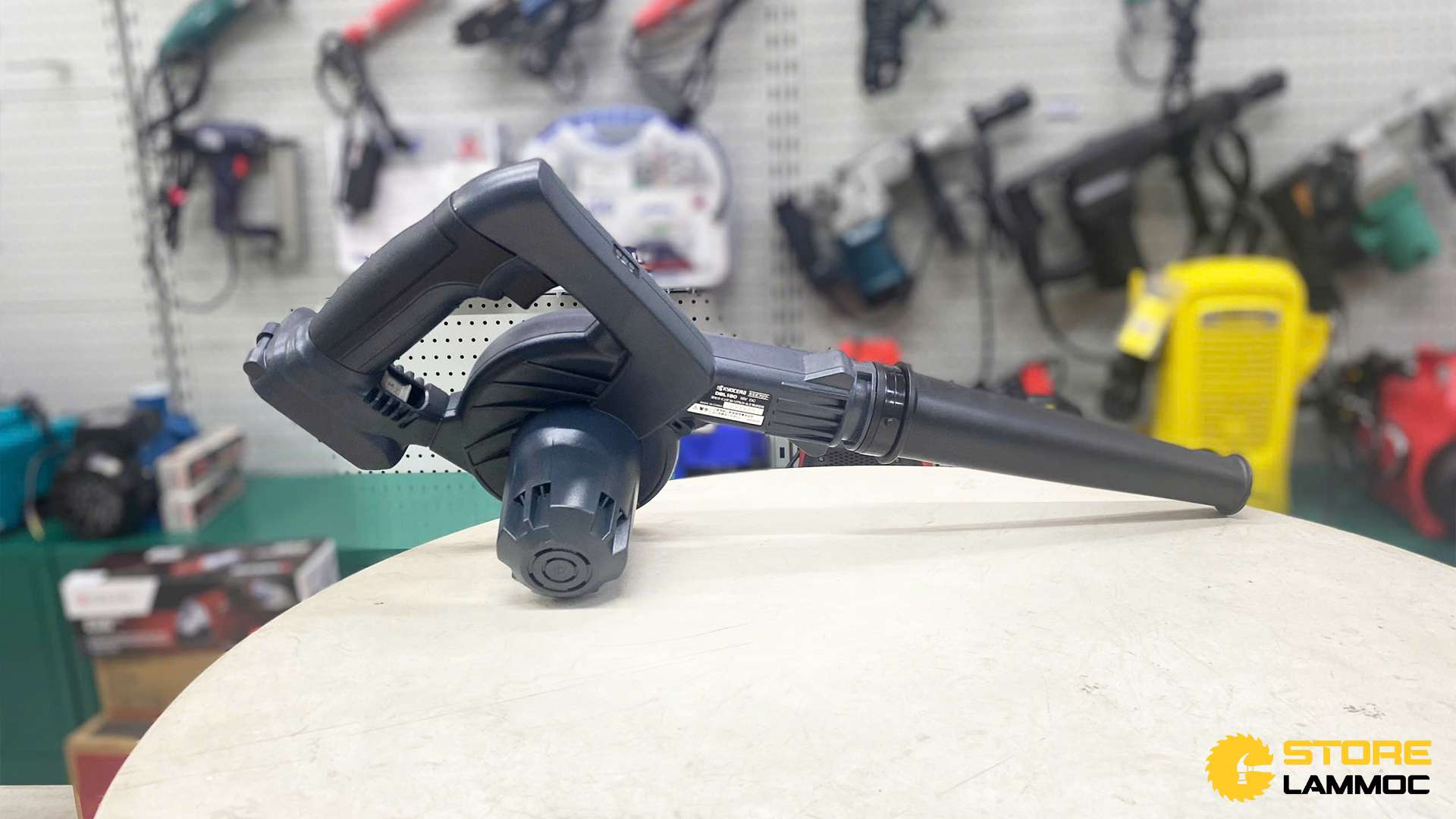 Thân máy thổi lá dùng pin 18V Kyocera DBL180 (có chổi than)