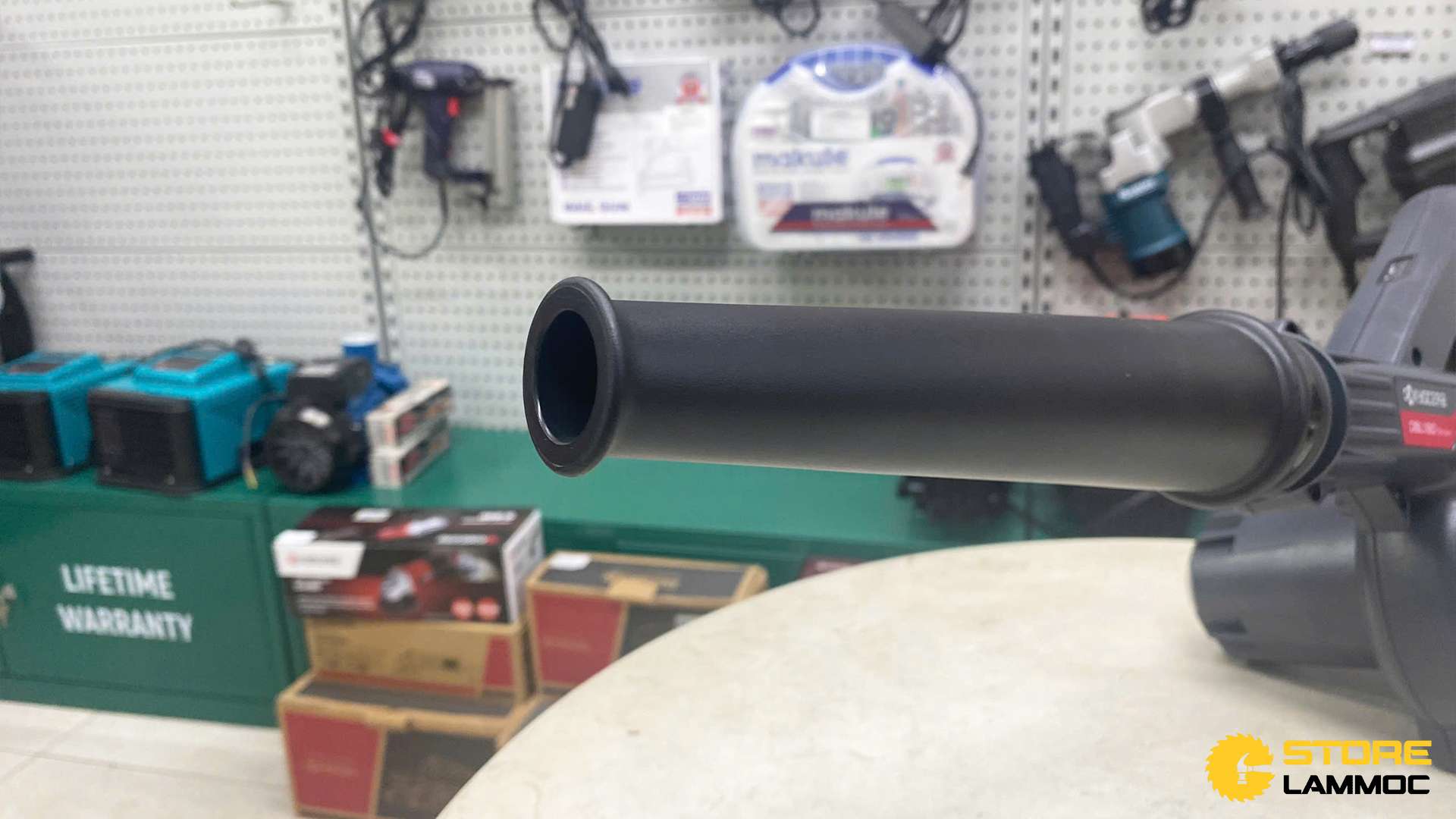 Thân máy thổi lá dùng pin 18V Kyocera DBL180 (có chổi than)