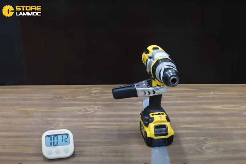 Thời gian hoạt động liên tục máy khoan pin Dewalt lâu nhất