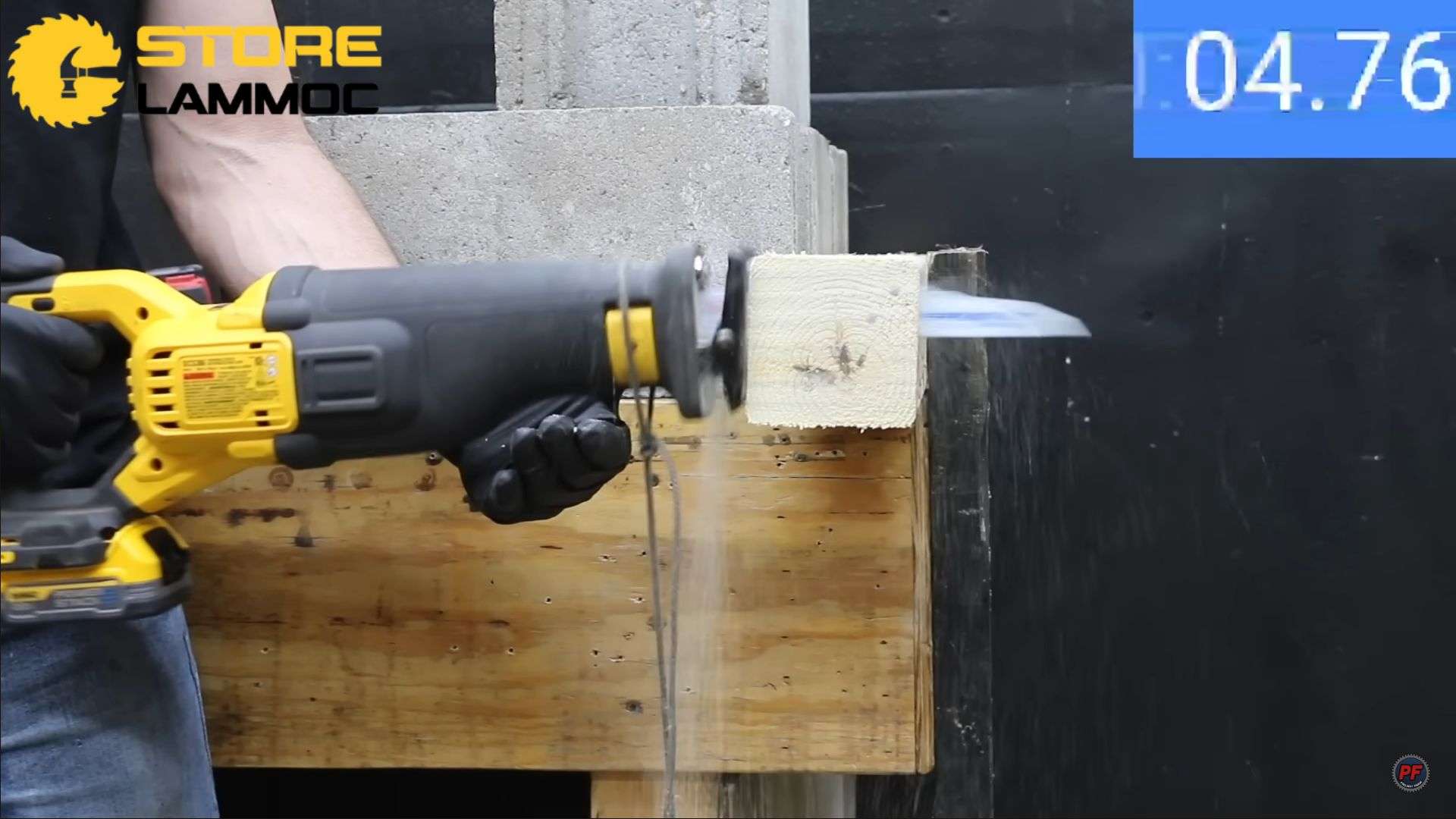 Thử nghiệm máy cưa kiếm với pin Powerstack