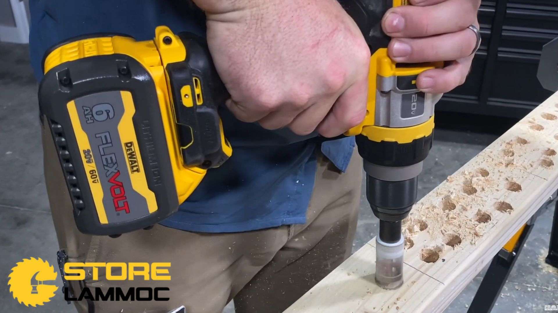 Thử nghiệm Máy khoan pin DeWalt Flexvolt DCD999