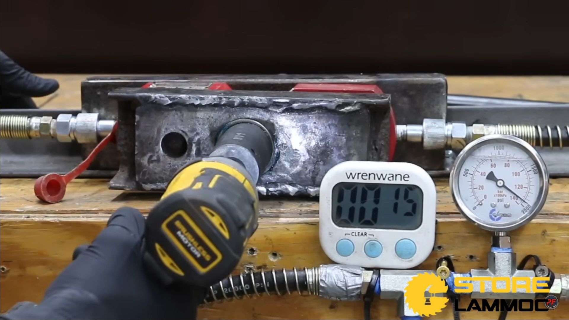 Thử nghiệm tháo ốc pin Powerstack