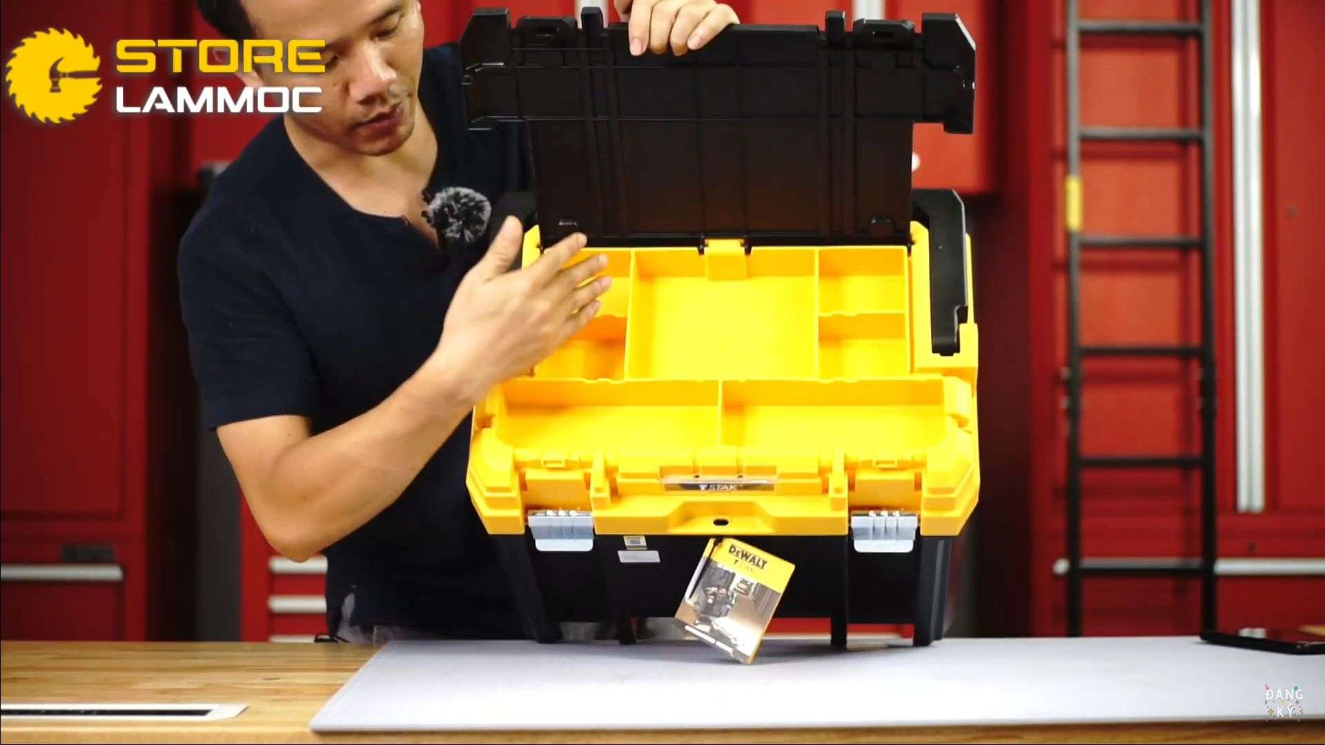 Ngăn chứa ốc vít thùng đồ nghề Dewalt