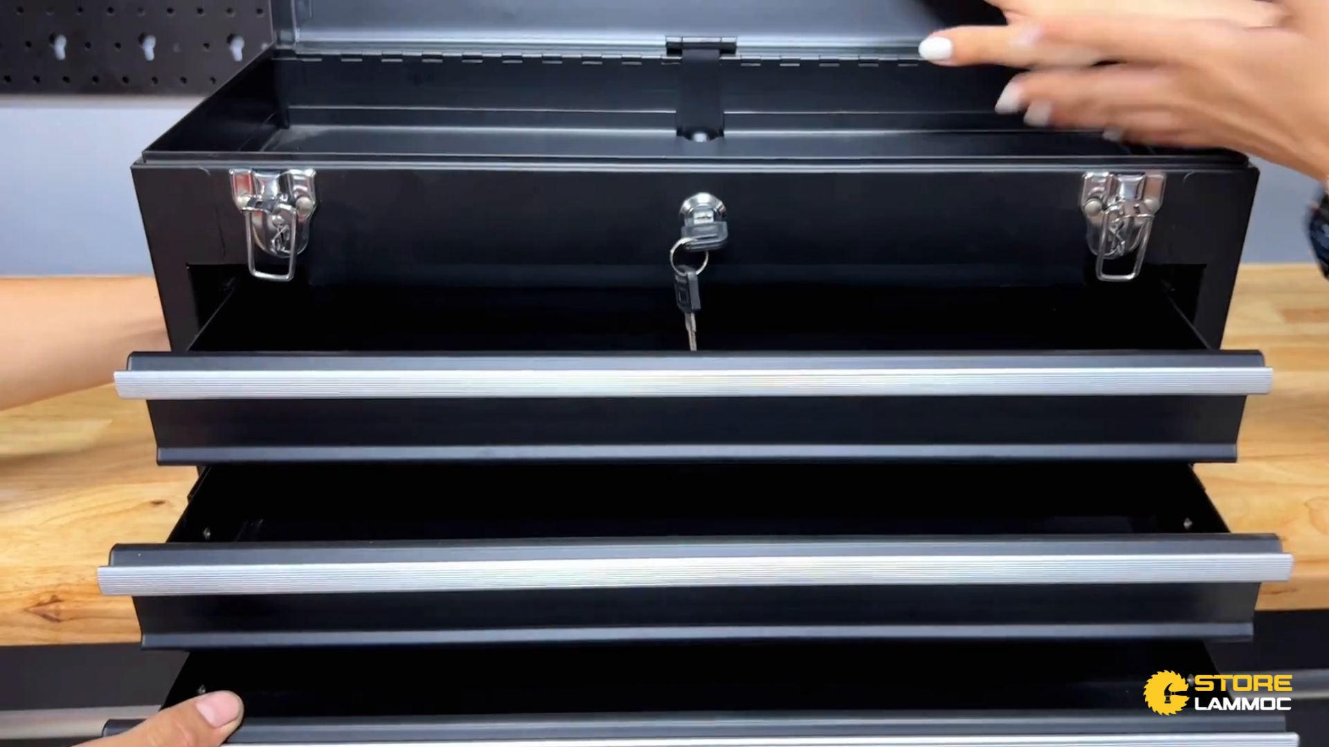 Thùng đồ nghề xuất xứ Mỹ 52cm