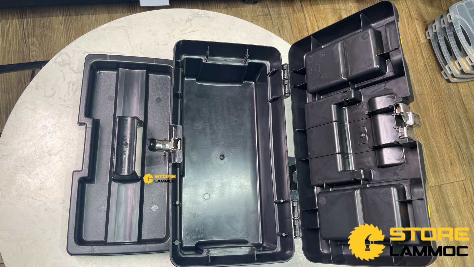 Thùng đựng đồ nghề 12.5inch Stanley 1-92-064 khóa kim loại