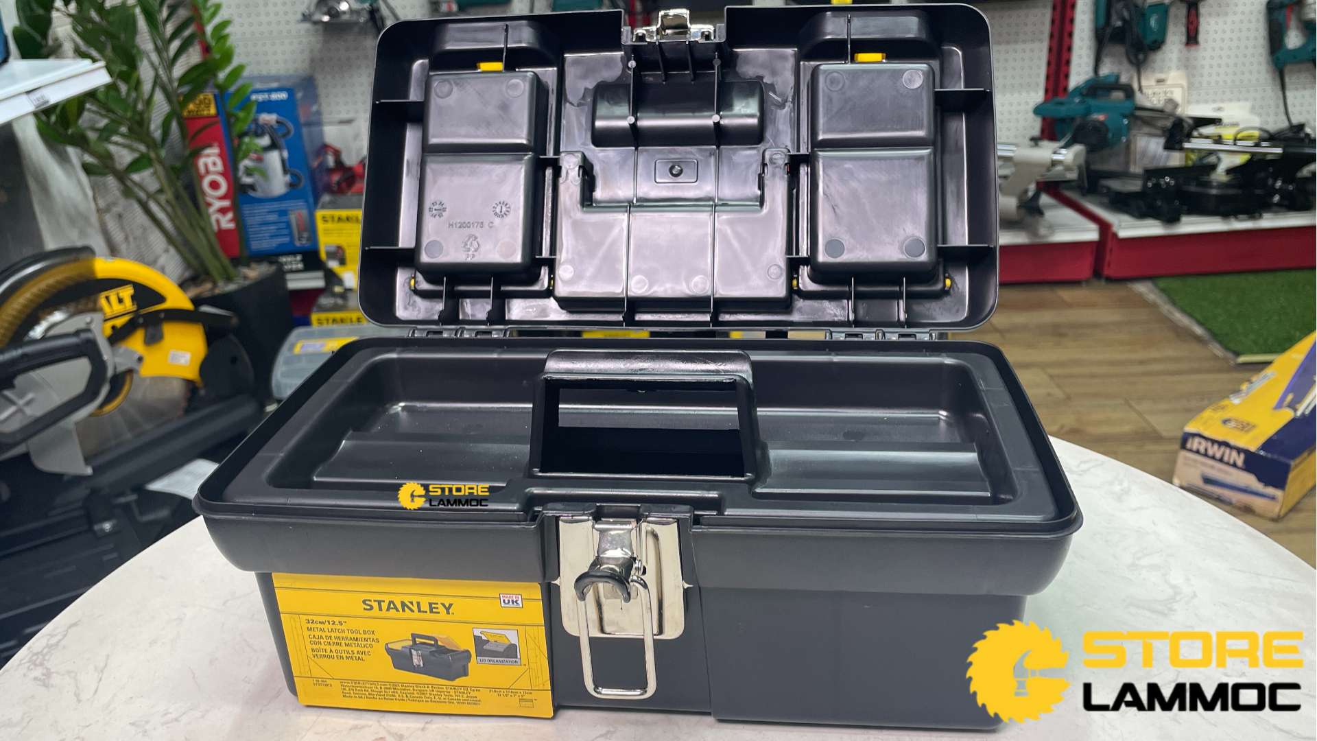 Thùng đựng đồ nghề 12.5inch Stanley 1-92-064 khóa kim loại