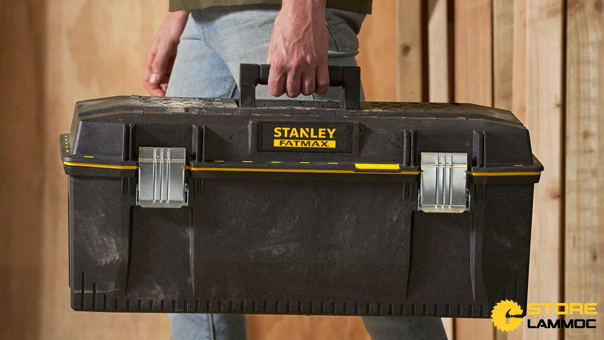 Thùng đựng đồ nghề 23" chống nước Stanley 1-94-749