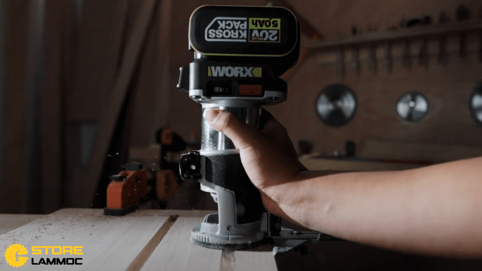 Trải nghiệm sử dụng máy phay pin Worx WU560