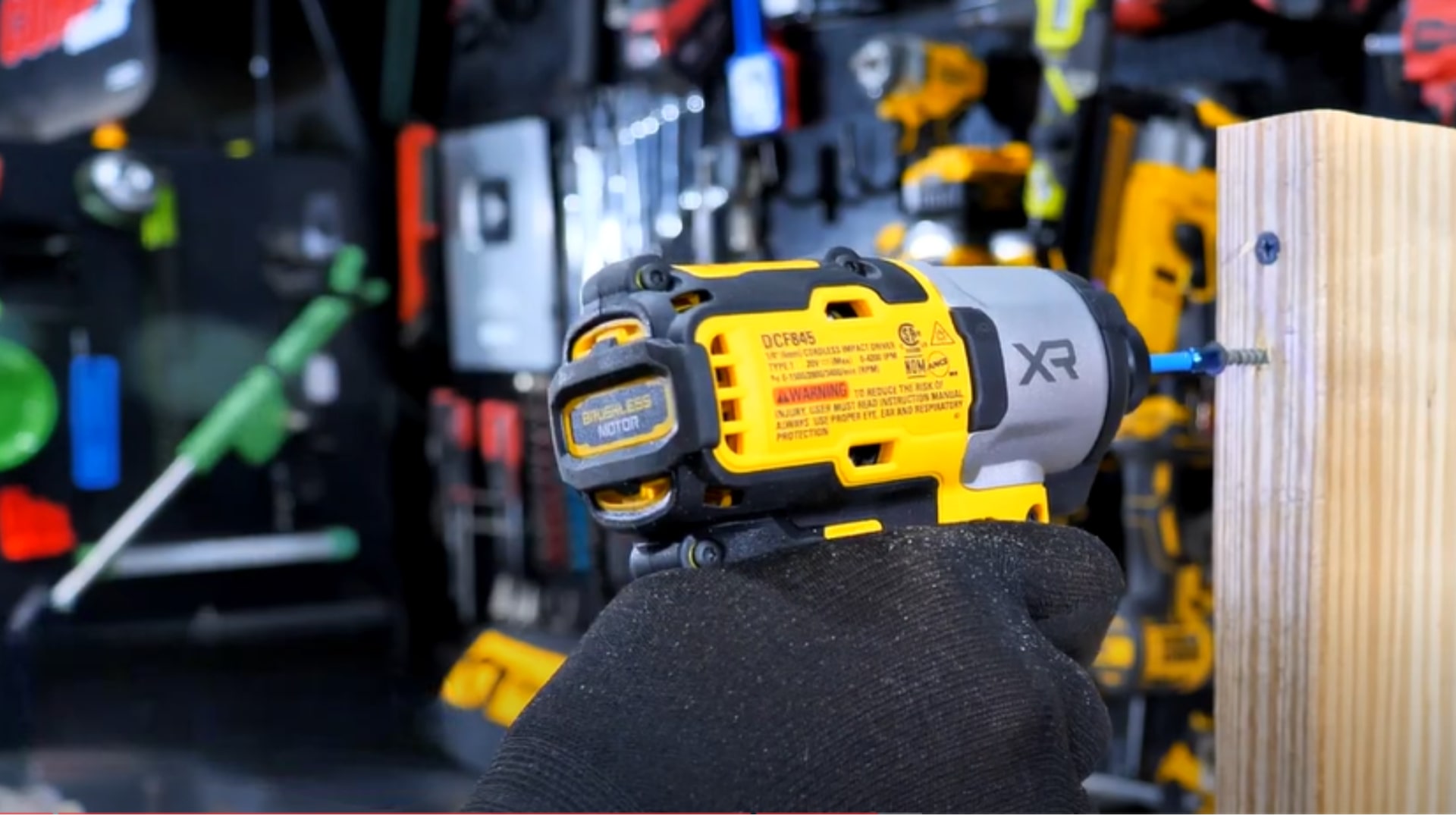 Trải nghiệm sử dụng máy vặn vít tác động DeWalt DCF845