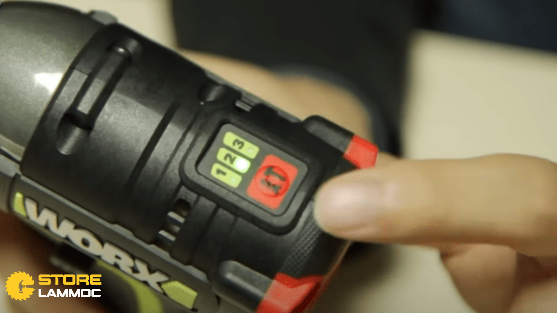 Trình điều khiển điện tử của máy bắn vít Worx