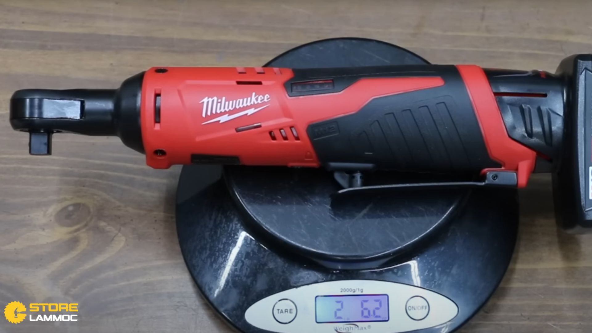 Trọng lượng của máy bắn bu lông Milwaukee M12