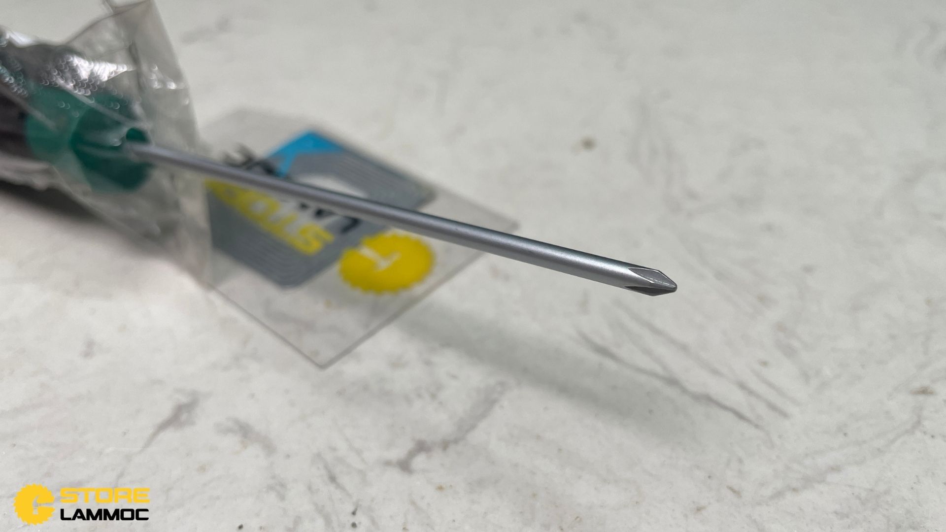 Tua vít chữ T đầu chữ thập 1x150mm Sata 63509