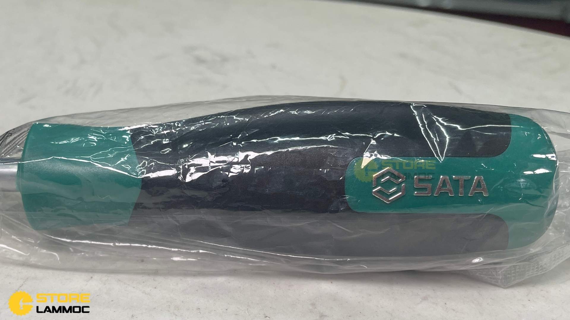 Tua vít chữ T đầu chữ thập 3x200mm Sata 63517