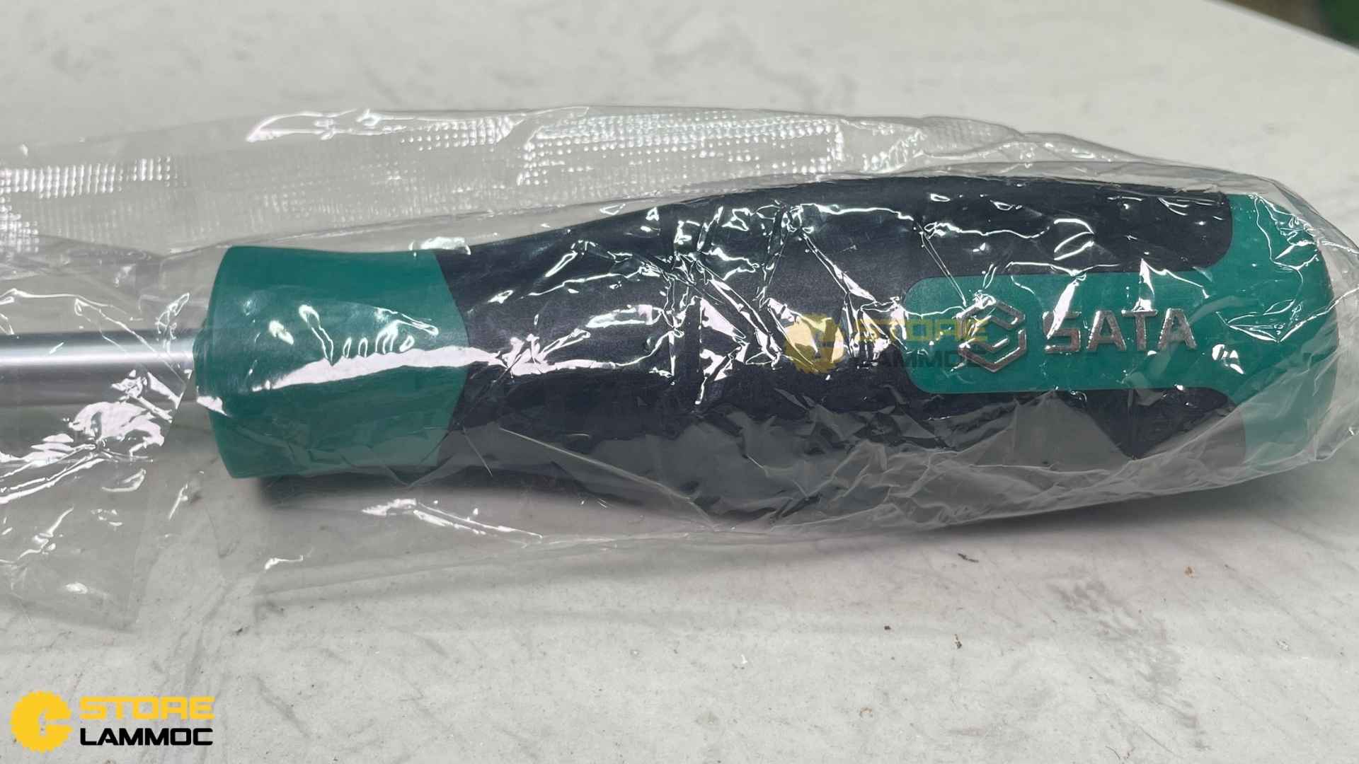 Tua vít chữ T đầu dẹp 8x200mm Sata 63417