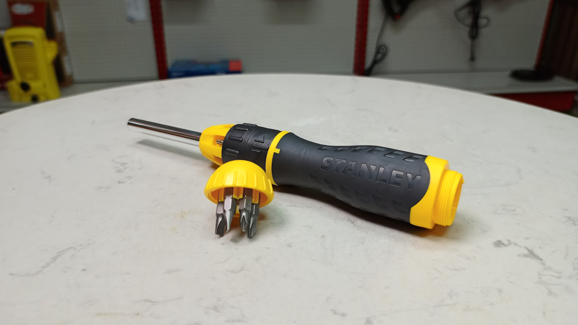 Tua vít đa năng tự động 10 mũi vặn Stanley 68-010