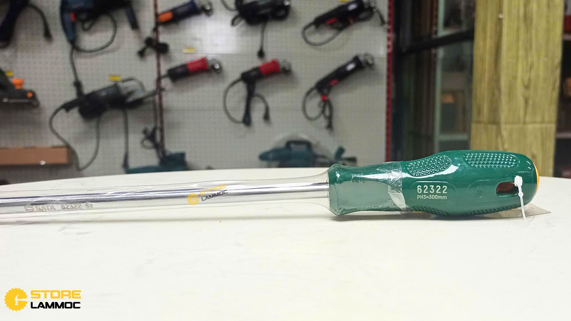 Tua vít đầu chữ thập 3x410mm Sata 62322 - 4